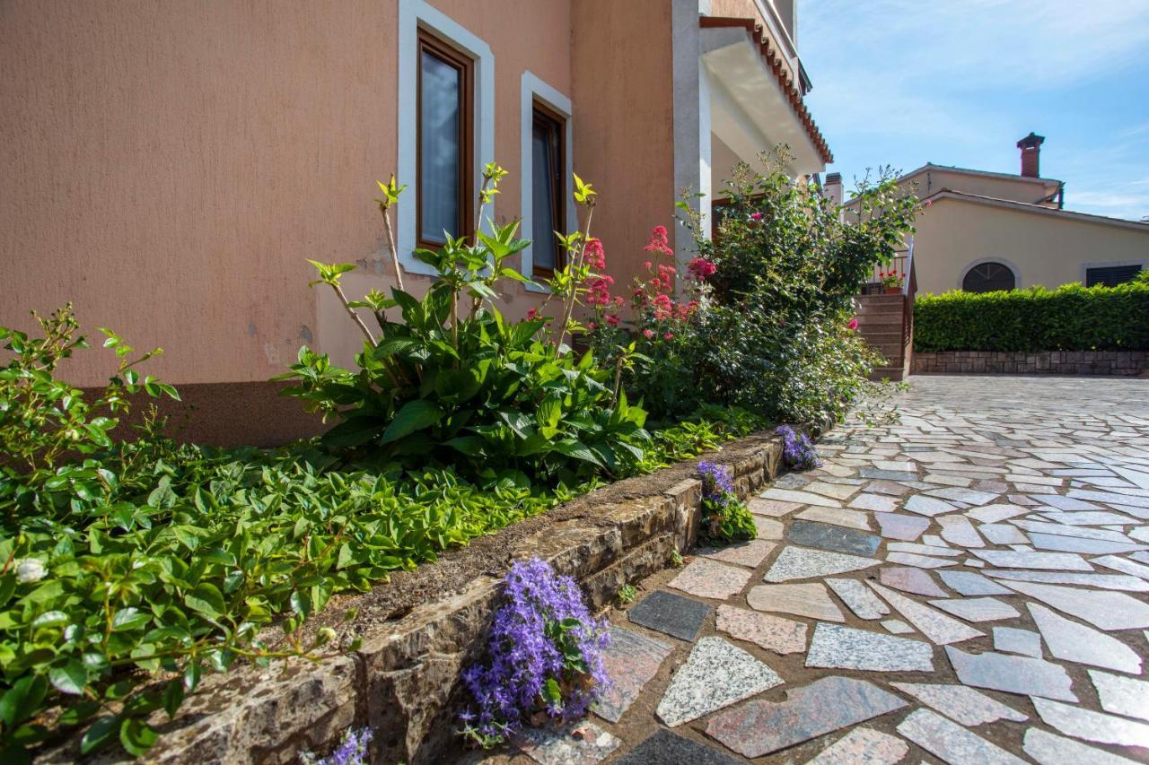 Apartmani Marica Plomin Exteriör bild
