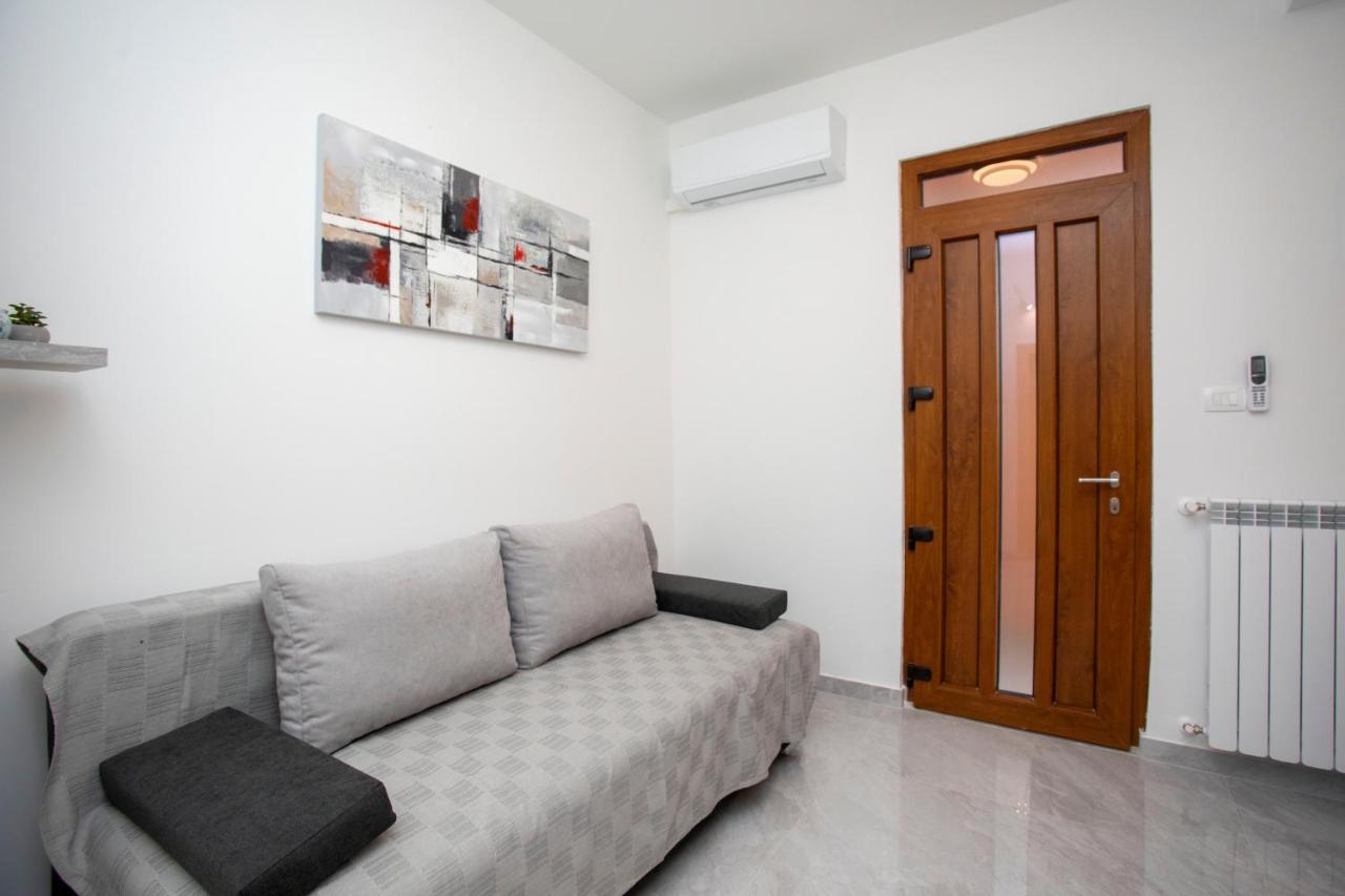 Apartmani Marica Plomin Exteriör bild